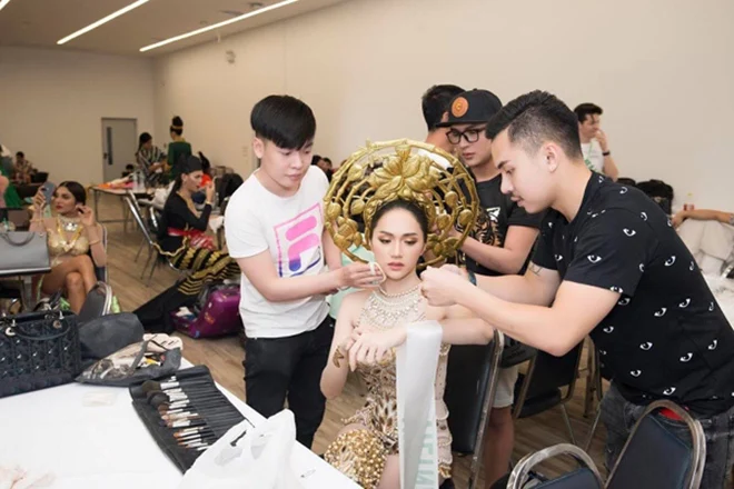 Những câu chuyện hậu trường không ai kể về sắc đẹp của idol