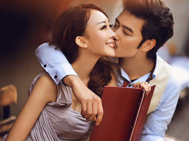 Vợ chồng hiểu nhau hơn khi chia sẻ 3 điều này mỗi tối